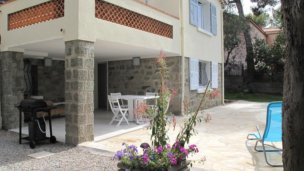 Appartement Dans Villa St Raphael Сен-Рафаэль Номер фото
