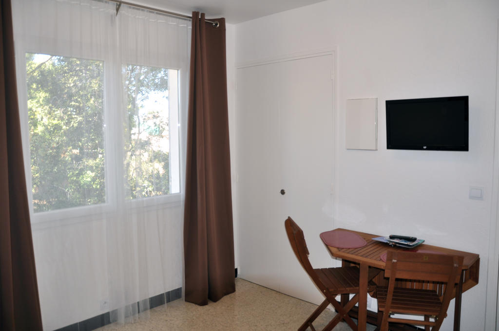 Appartement Dans Villa St Raphael Сен-Рафаэль Номер фото