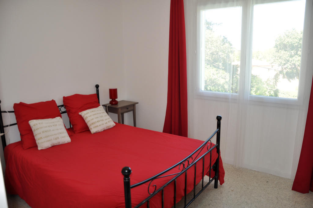 Appartement Dans Villa St Raphael Сен-Рафаэль Номер фото